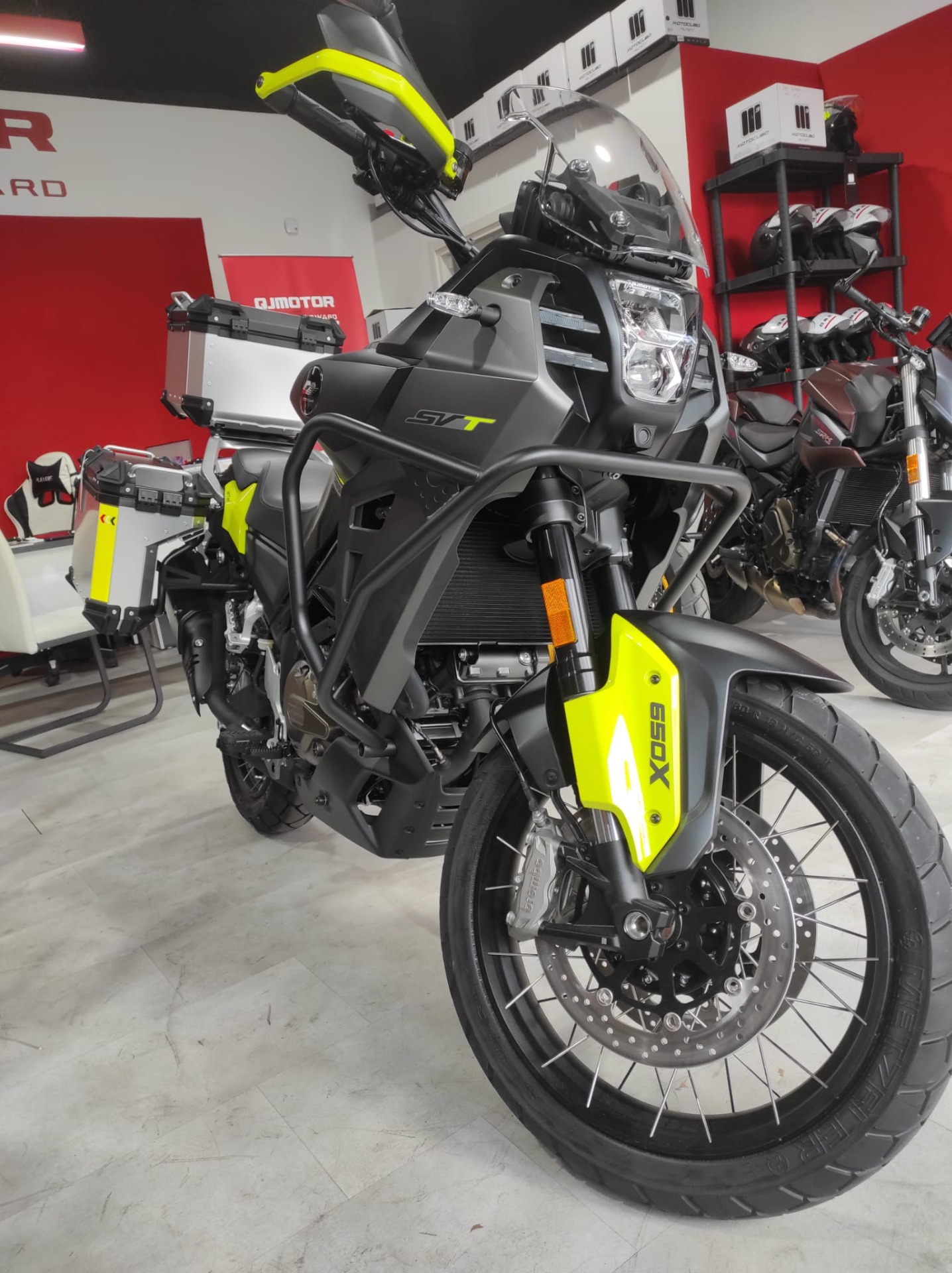 PROMOZIONE QJ MOTOR VERONA SUL PRONTA CONSEGNA!!! SVT 650 X 6990€ 😱😱