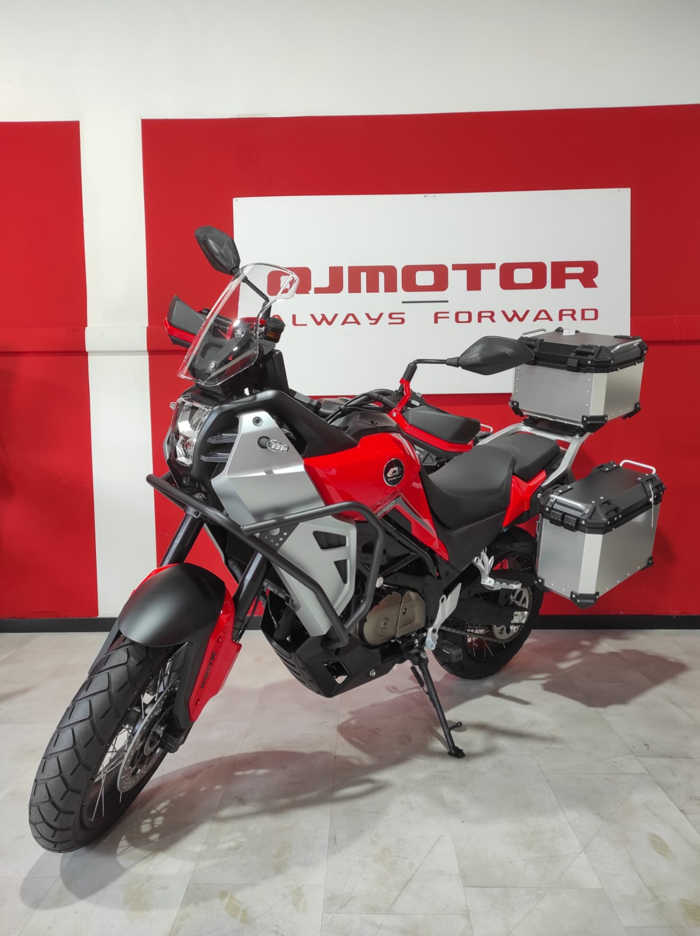 SVT 650 X 7490€