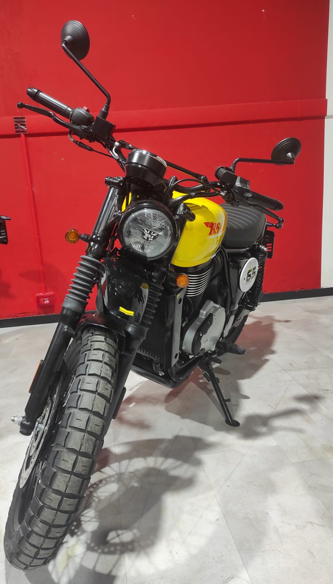 BSA SCRAMBLER 650 VICTOR YELLOW 6999 €